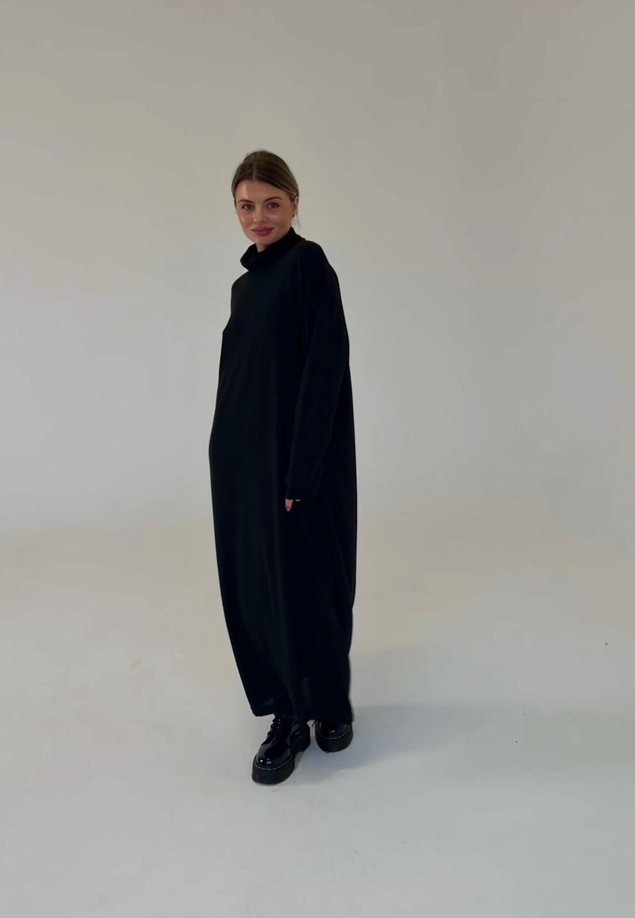 Knitted dress Neck