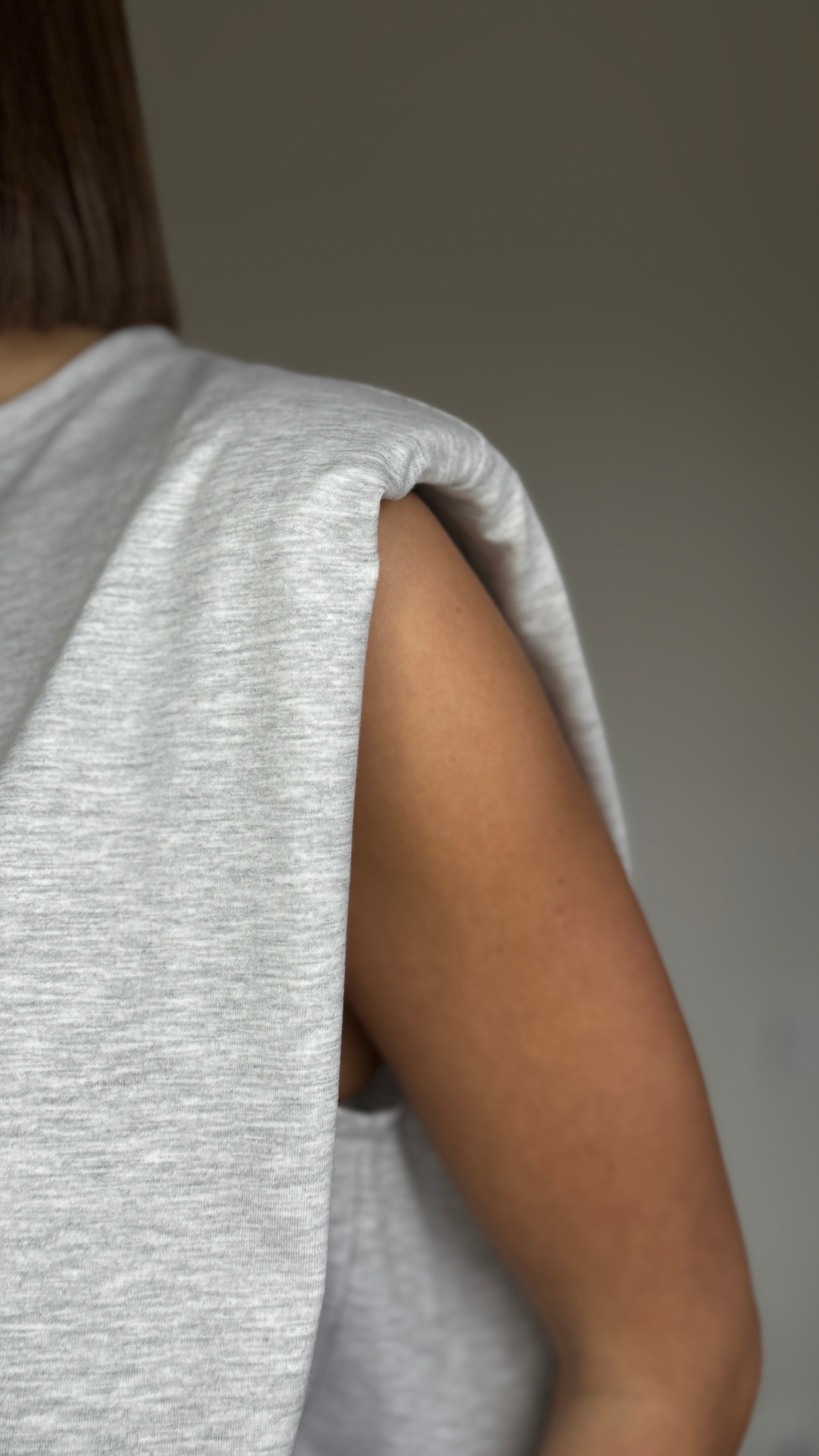 T-shirt with wide shoulders