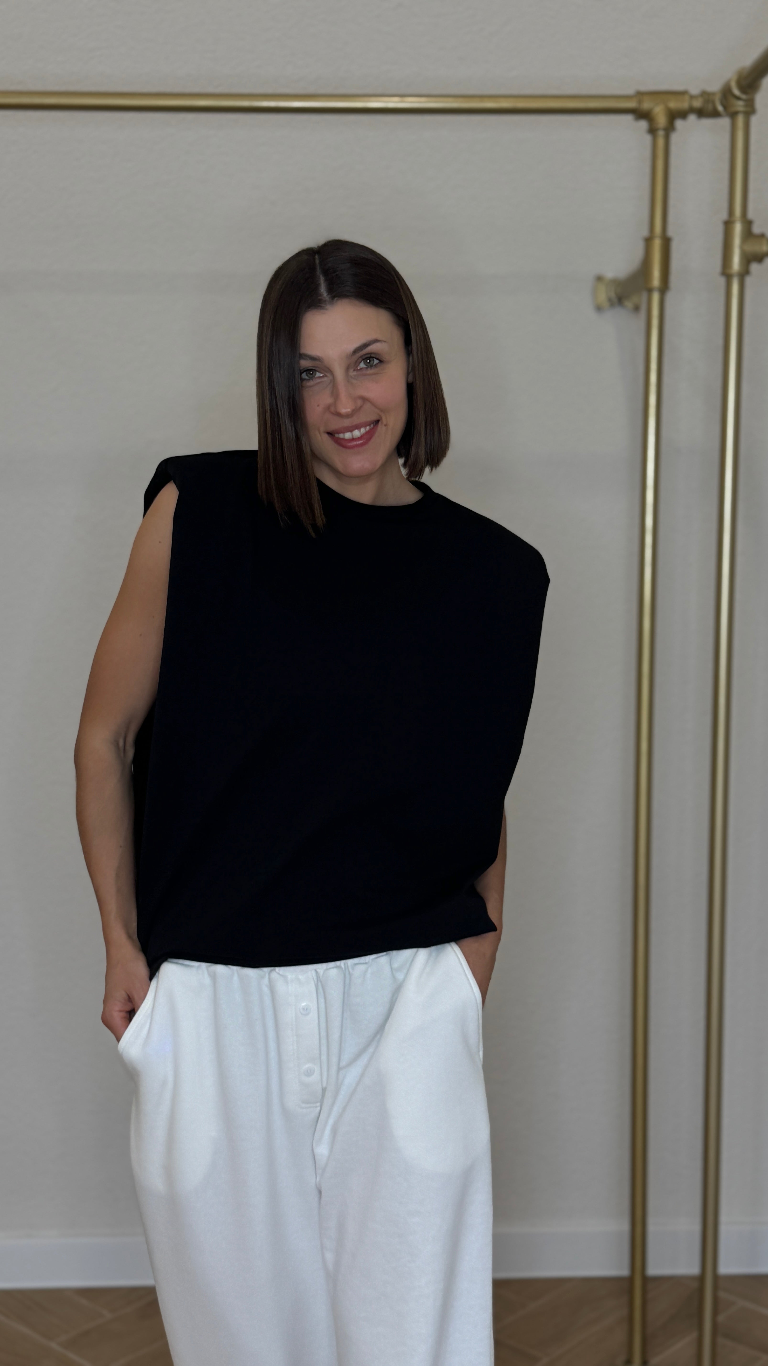 T-shirt with wide shoulders