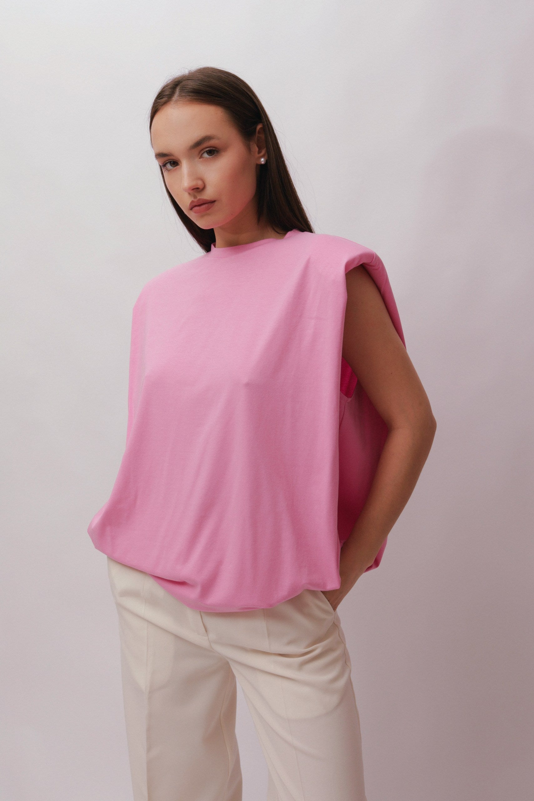T-shirt with wide shoulders