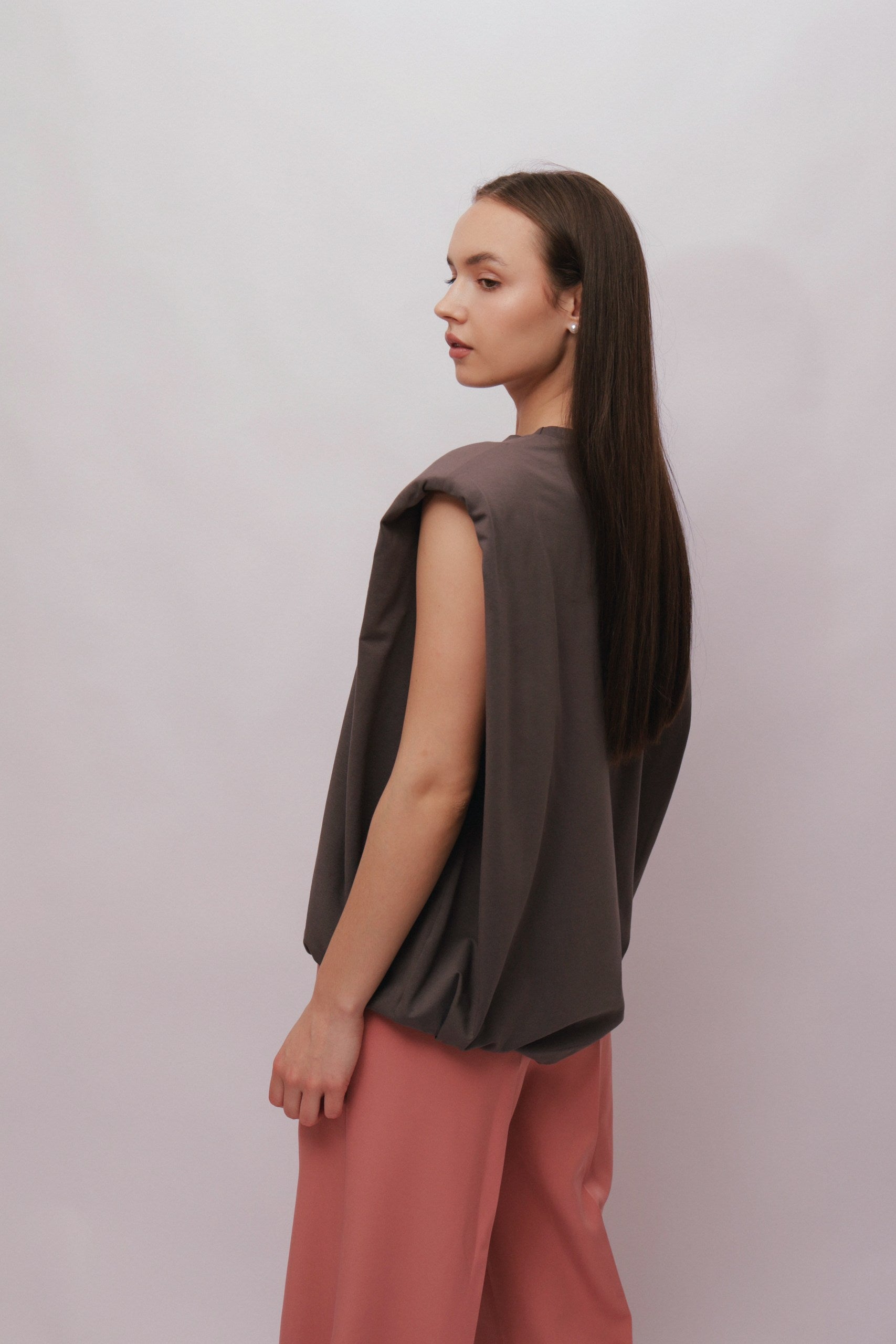 T-shirt with wide shoulders
