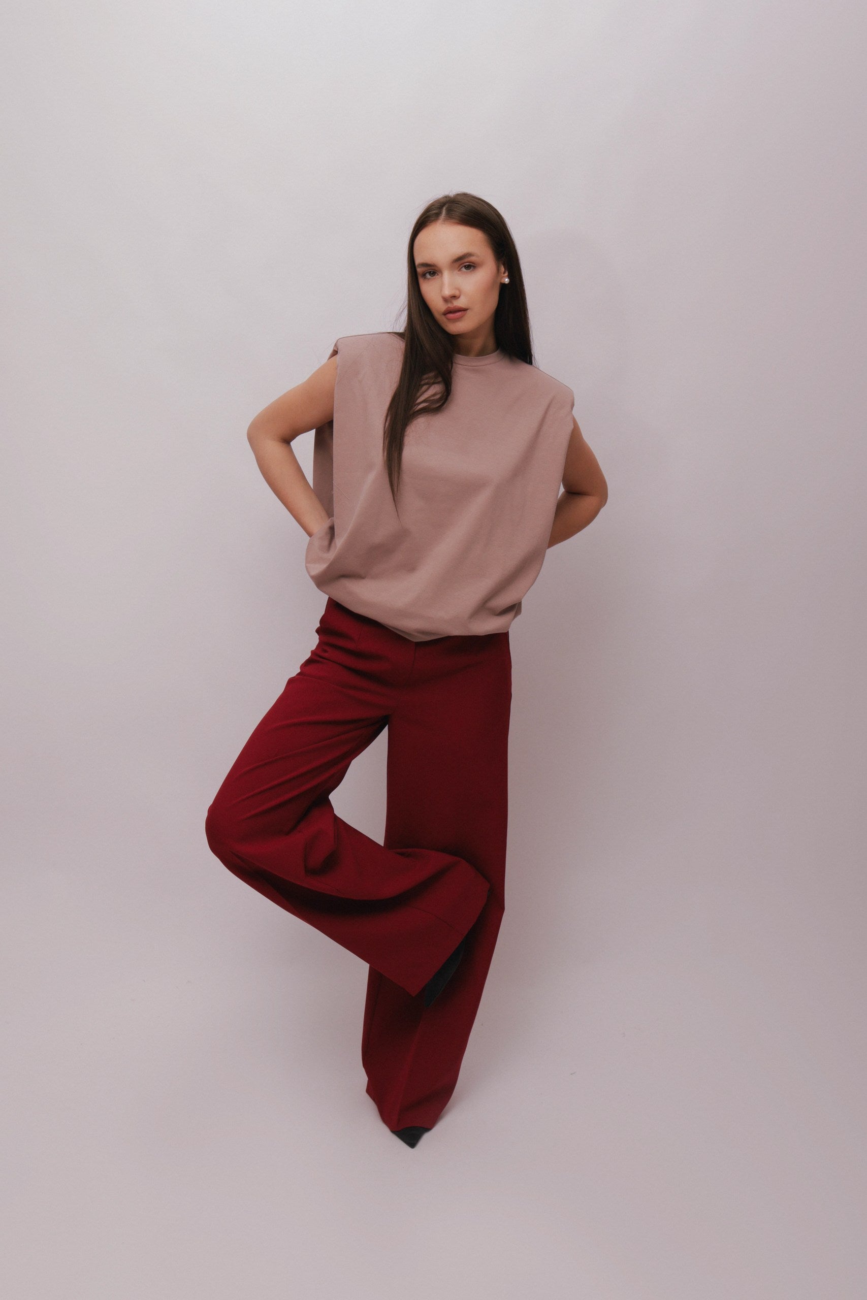 T-shirt with wide shoulders