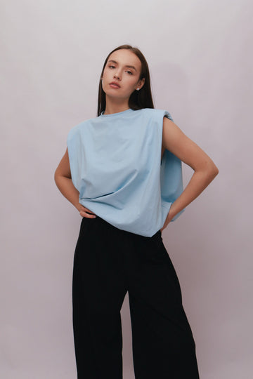 T-shirt with wide shoulders